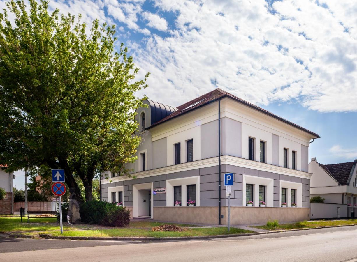 Corso Lux Apartman Gyula Εξωτερικό φωτογραφία