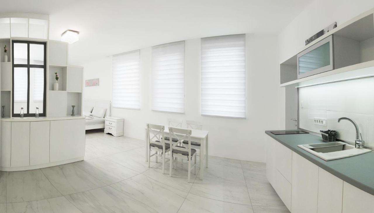 Corso Lux Apartman Gyula Εξωτερικό φωτογραφία
