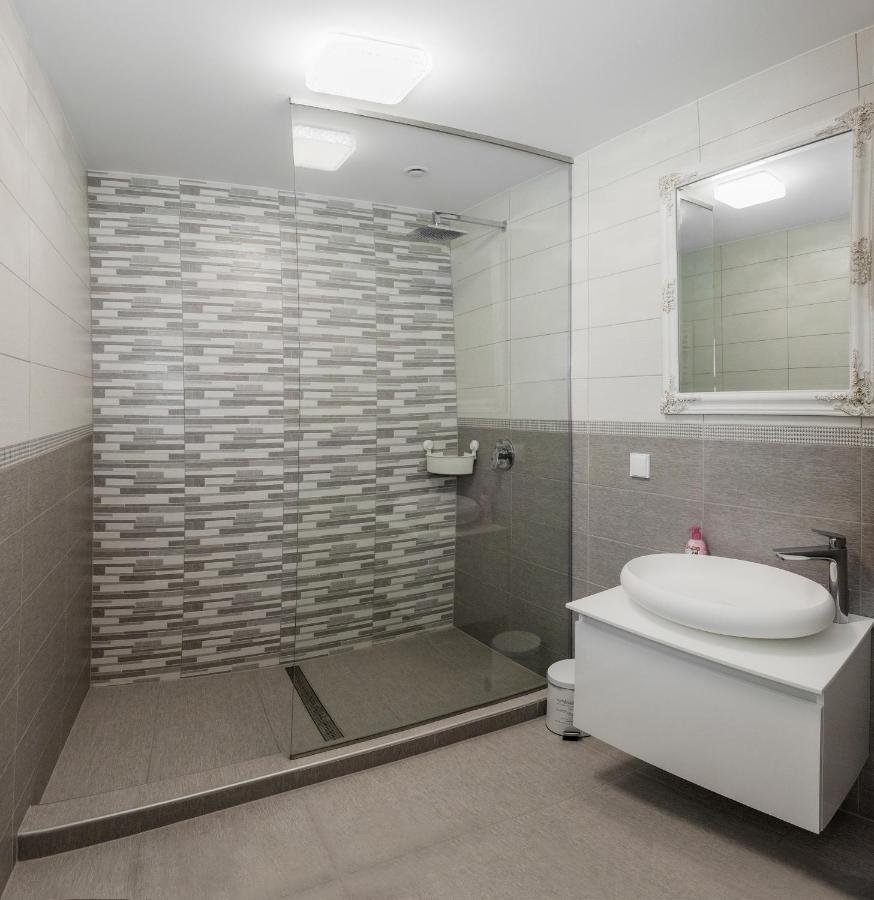 Corso Lux Apartman Gyula Εξωτερικό φωτογραφία